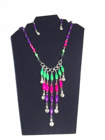 Set  necklace and earring pearls in wood, multicolored